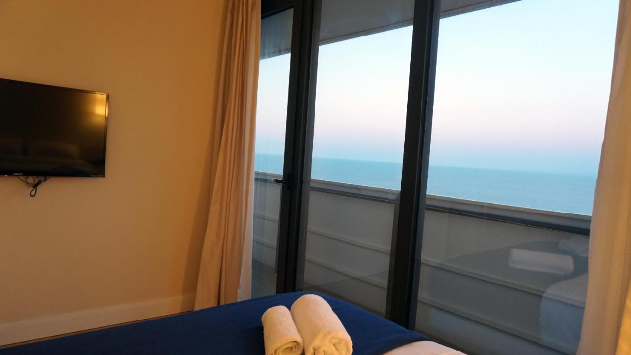 Trip Batumi Aparthotel Exteriör bild