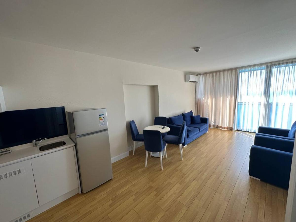 Trip Batumi Aparthotel Exteriör bild