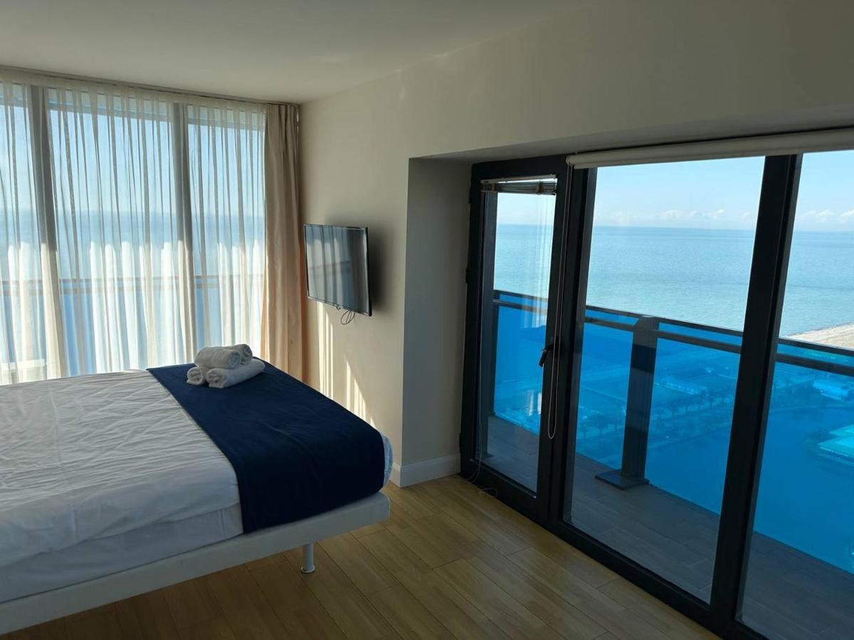 Trip Batumi Aparthotel Exteriör bild